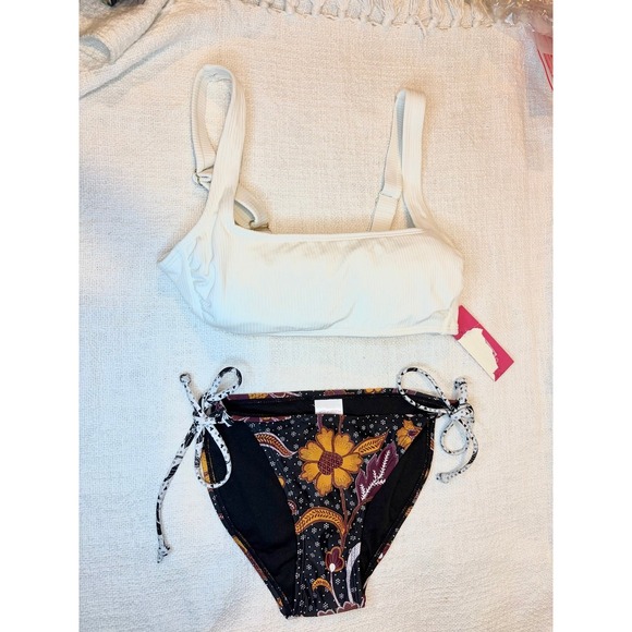 Xhilaration Other - Xhilaration 2 piece Bikini set - Bralette & side tide bikini bottoms NWT Small